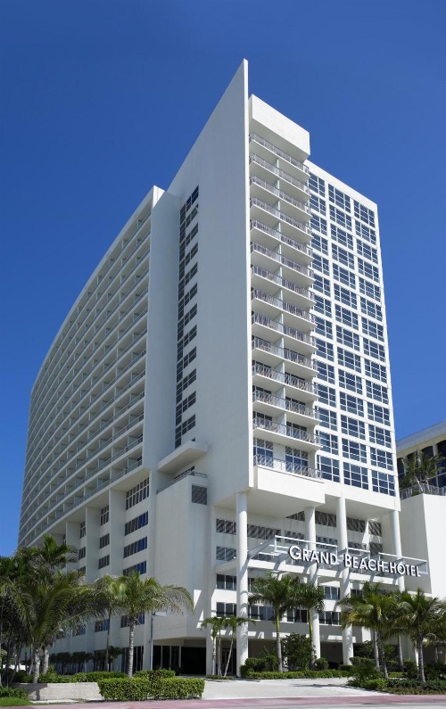 Grand Beach Hotel image 3