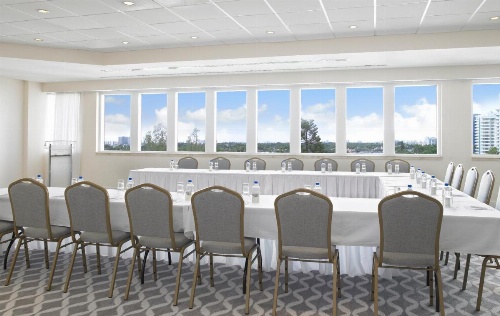 Grand Beach Hotel image 5